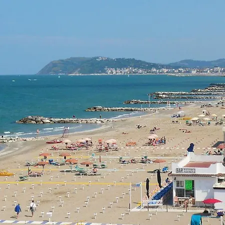 아파트 Ca Del Lago Misano
